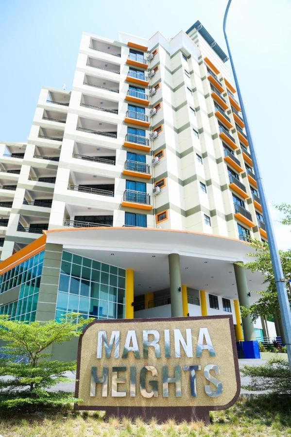 Marina Heights Hotel&Residences Lumut Exterior foto