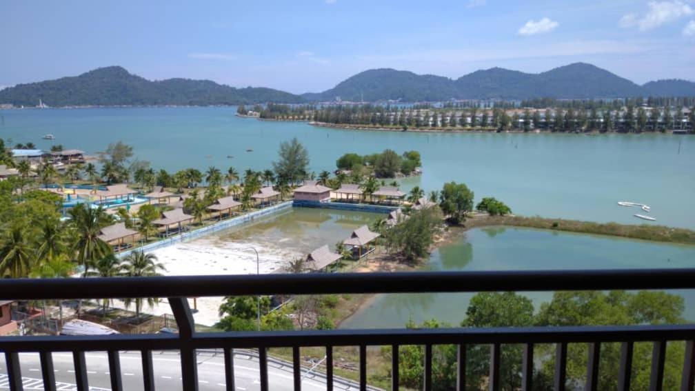 Marina Heights Hotel&Residences Lumut Exterior foto